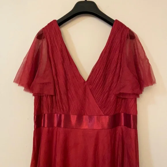 Dress - Picture 5 of 12